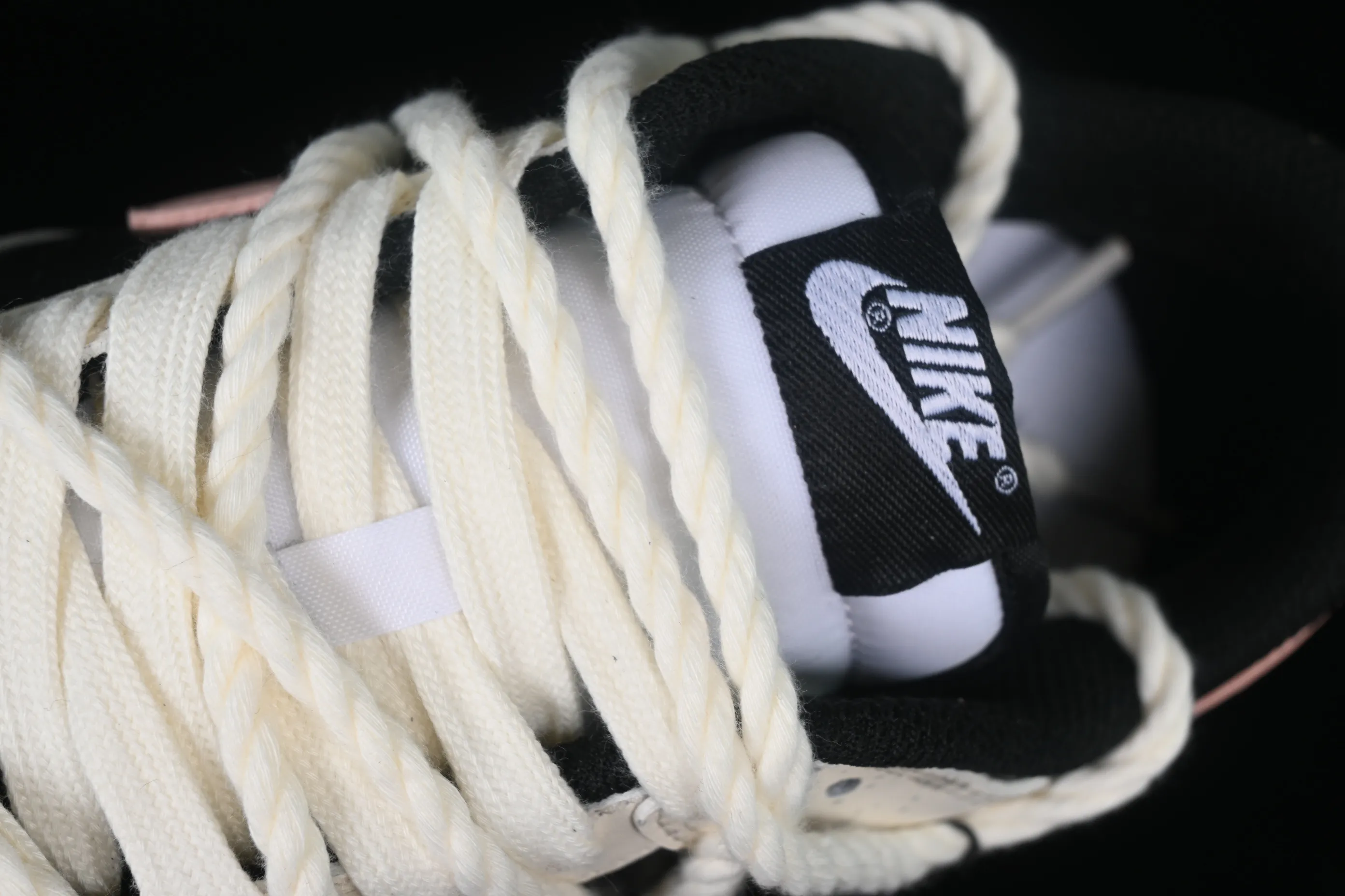 All categories Nk SB Dunk series Nk SB Dunk Low low-top sneakers Nk Dunk Low splash-ink distressed Chinese style Taotao Oolong SB strap deconstructed low-top casual sneakers CW1590-100